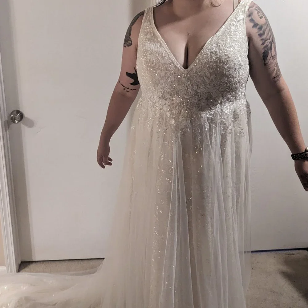 floral sequin feathered wedding dress Galina Signature size 18w - Picture 5 of 9